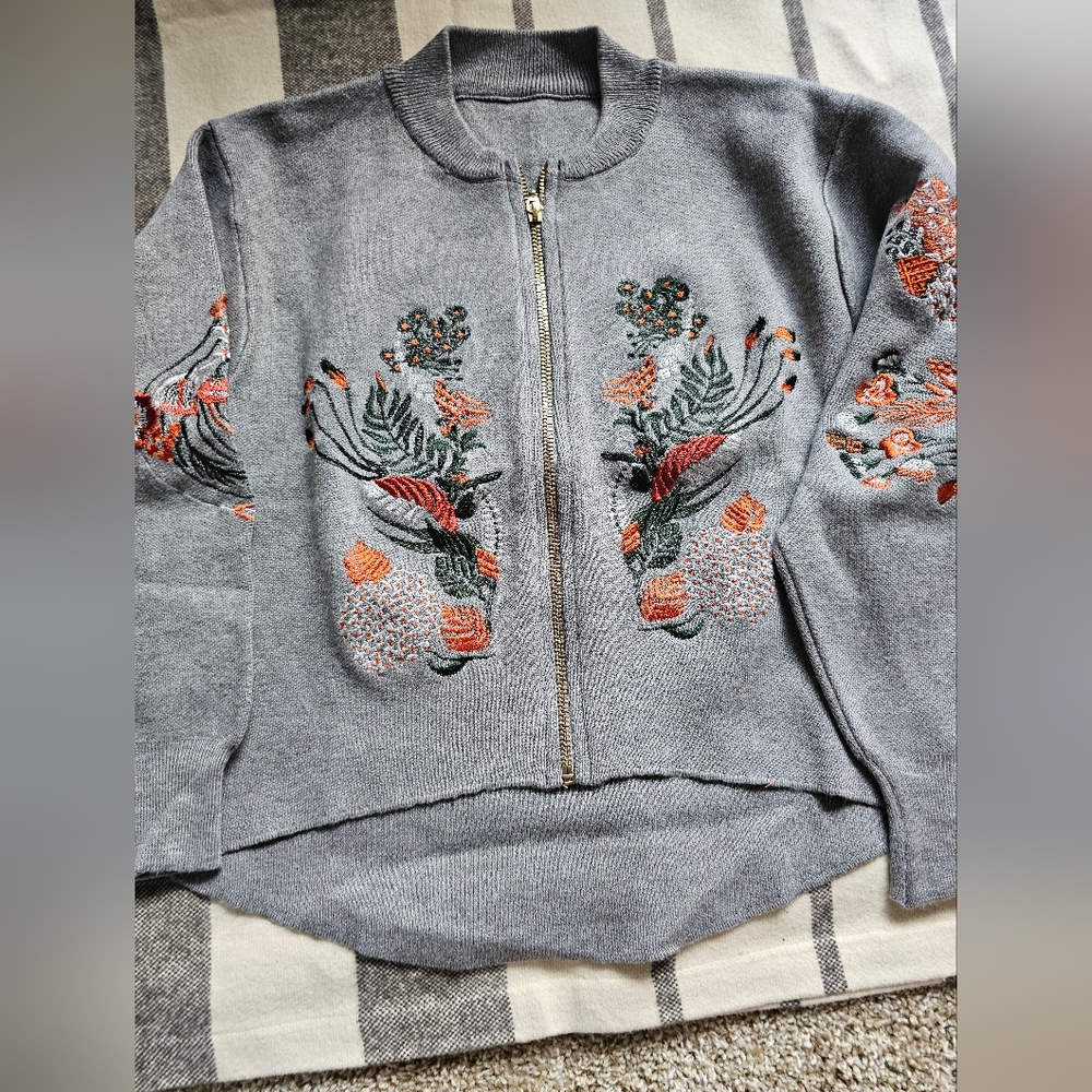 Grey Zipper Sweater 🎀